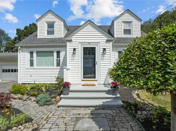 40 Hambly Rd, Tiverton, RI 02878