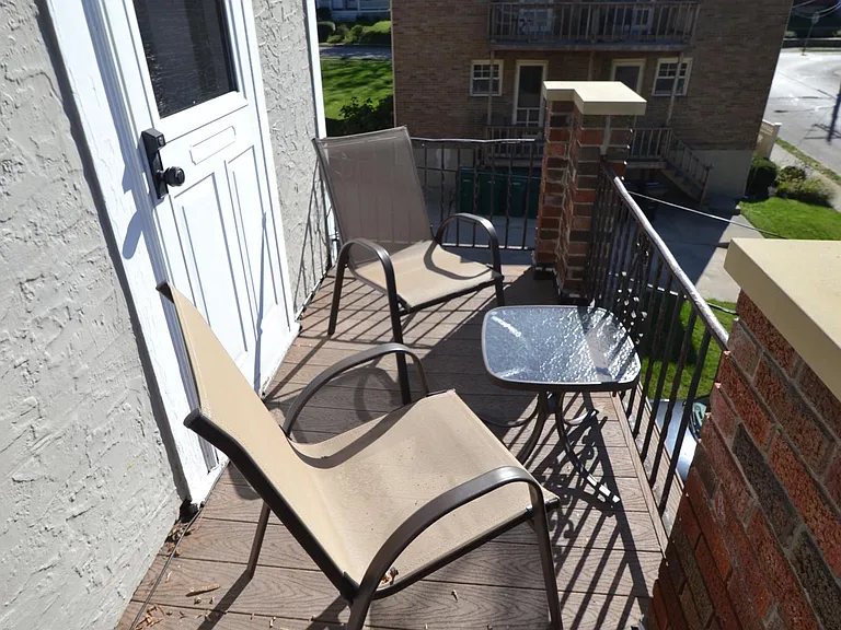 908 Ellison Ave #4 — Photo 12