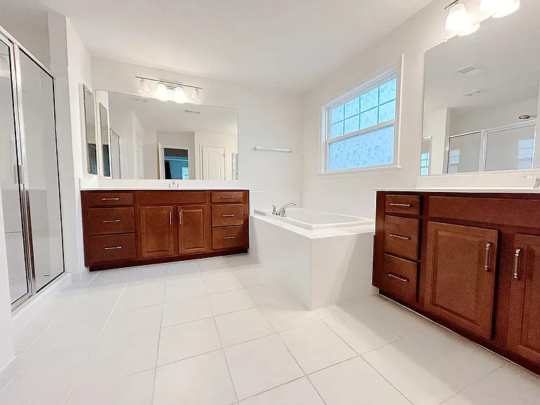 24887 Coventry Grove Ct — Photo 22
