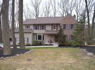 1619 Springhill Dr, Hummelstown, PA 17036