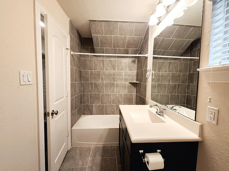 10717 Madden Oaks Pl — Photo 9