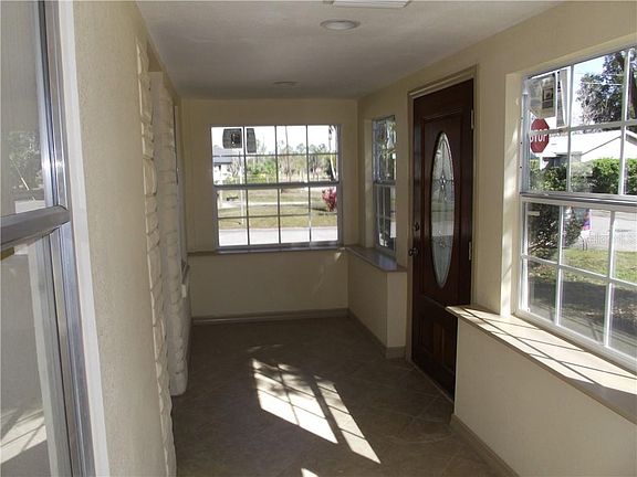 3rd image of 635 Scott Ave