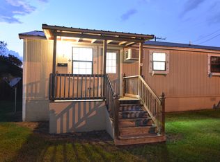 716 West St #7, Yoakum, TX 77995