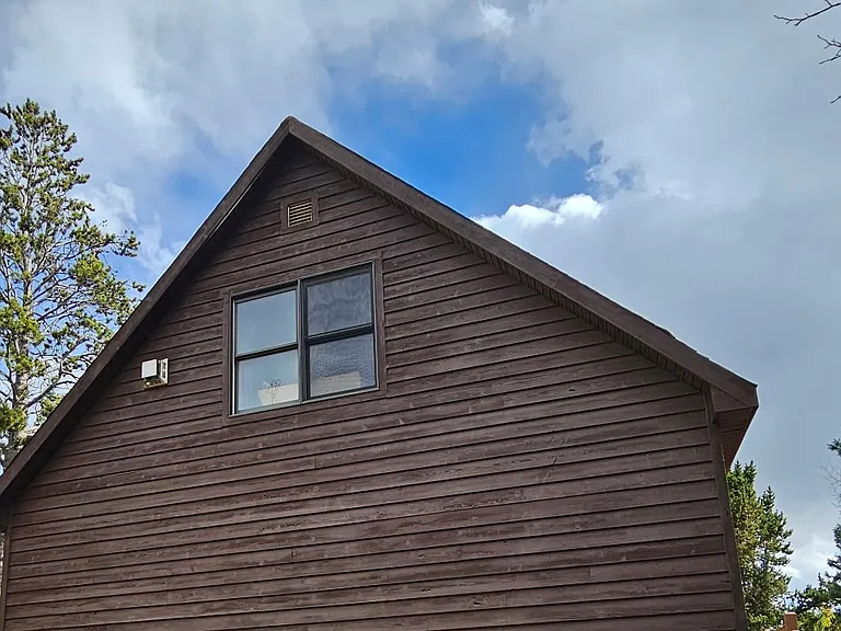 358 Peterson Dr — Photo 2