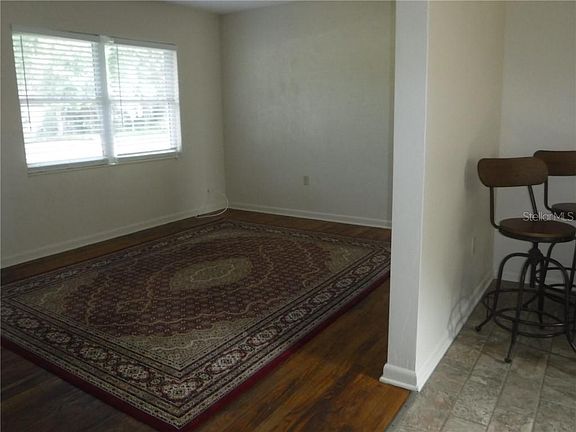 4th image of 630 N Carpenter Ave