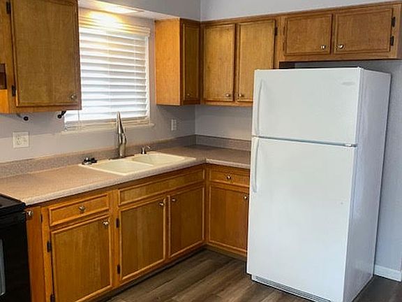 4th image of 13007 Lomas Verdes Ave NE
