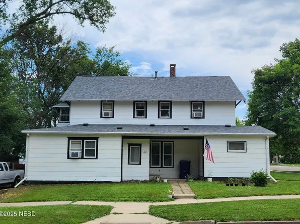 426 1st St NW, Watertown, SD 57201