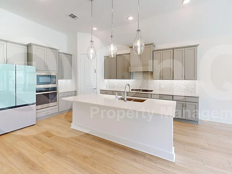 2950 Frederick Dr — Photo 12