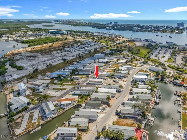 16 Helen Ln, Fort Myers Beach, FL 33931