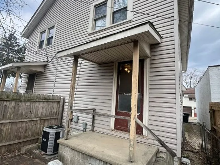333-335 E Duncan St — Photo 26