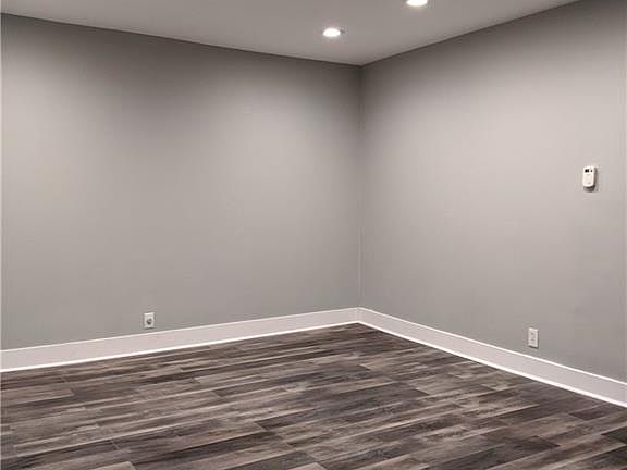 5th image of 1056 Holmden Ave