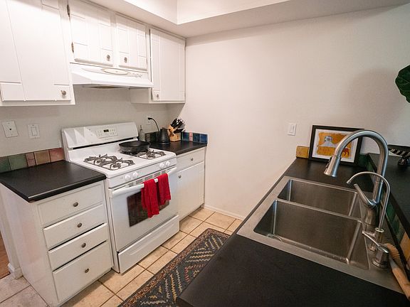 5th image of 2653 Grapewood Ln
