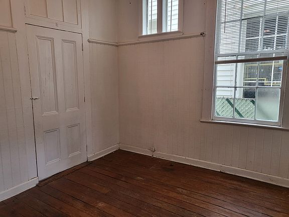 5th image of 1029 Foucher St