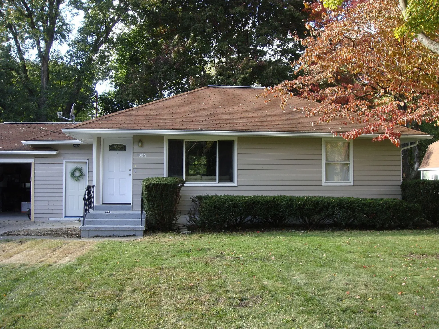1386 Milan Ave photo 1