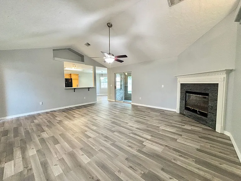 4734 Autumndale Dr — Photo 3