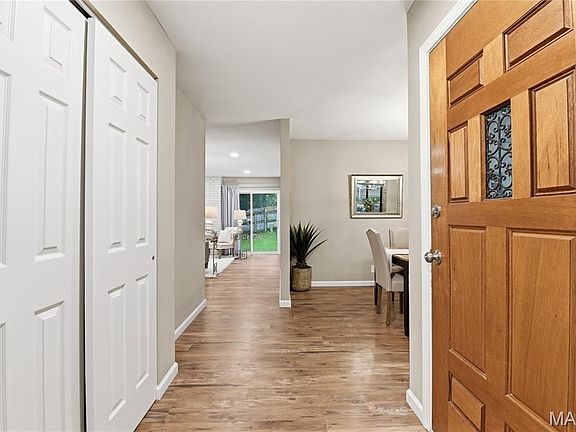 3rd image of 541 Braebridge Rd