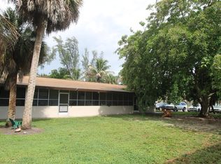 2059 Monroe Ave APT 9, Naples, FL 34112