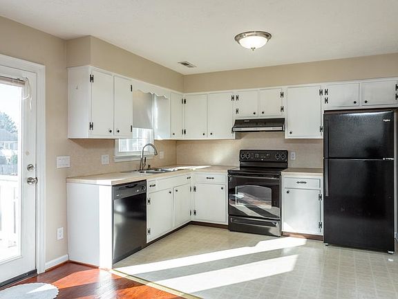 2nd image of 1085 Meadowlark Dr