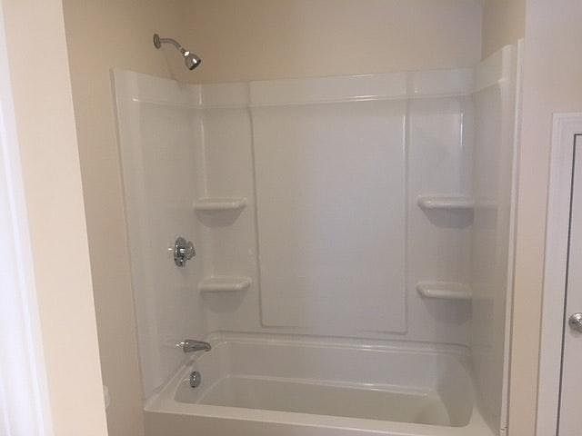 Shower/Tub