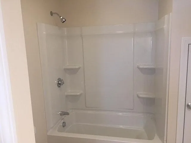 Shower/Tub