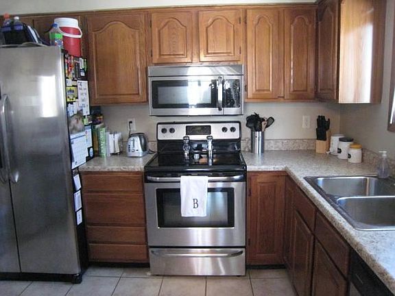 3rd image of 406 Willow Creek Dr