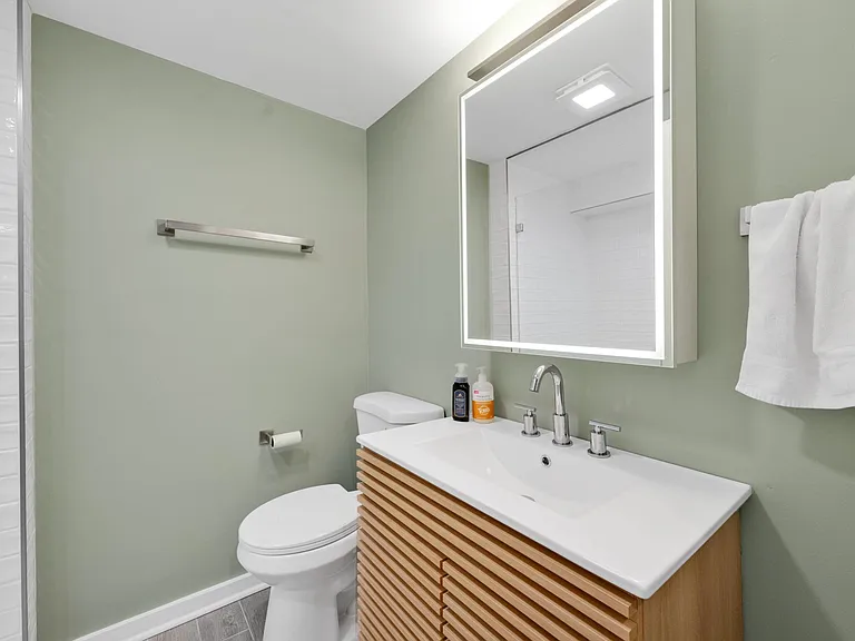 197 Wassuc Rd — Photo 18