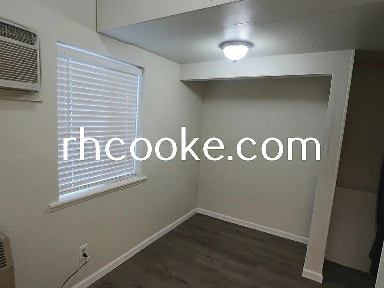 2406 W Bridge Ave #2 — Photo 7
