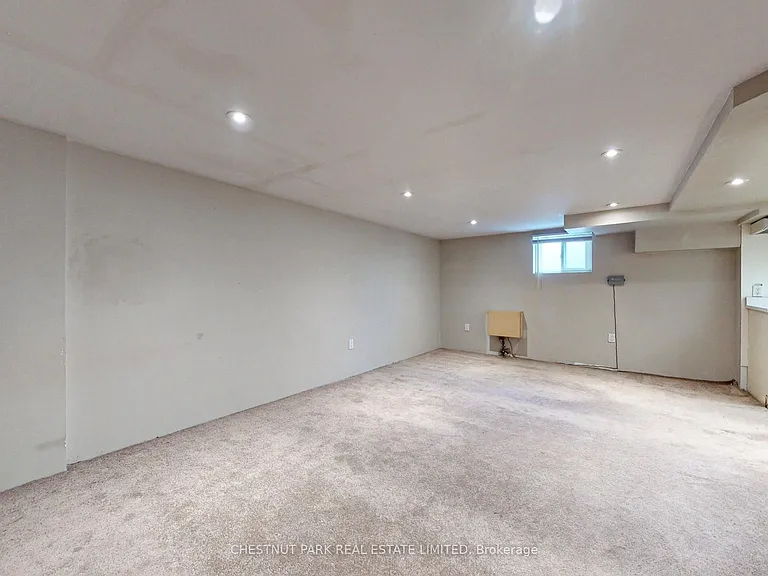 114 Colin Ave — Photo 37