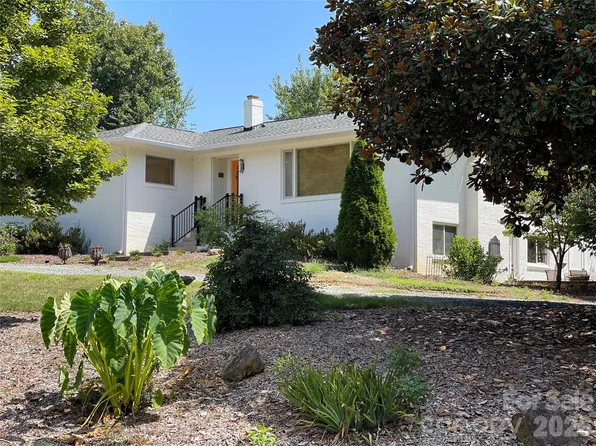 3109 Twelve Mile Creek Rd, Matthews, NC 28104