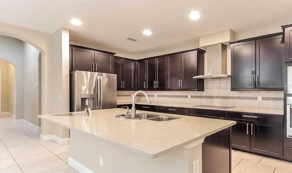 3 bed, 2.0 bath, 2066 sqft, $2,000 — Photo 3