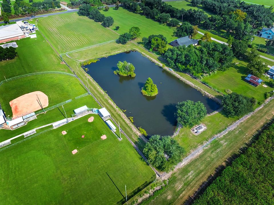 2nd image of 617 Bayou Dularge Rd