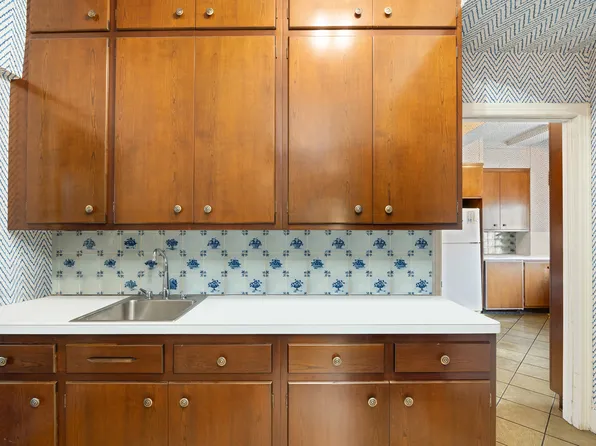 101 Central Park West image 21 of 26