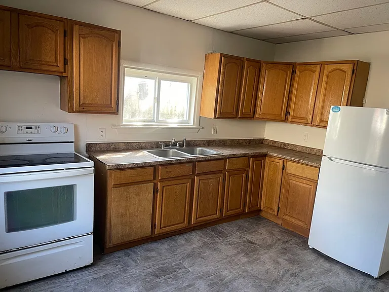 537 Pratt St — Photo 10