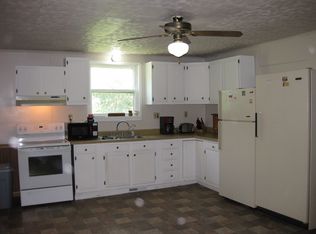9760 E 2720th St, Kewanee, IL 61443