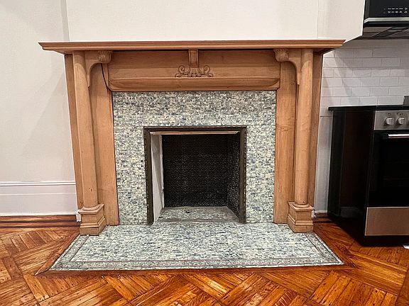 4th image of 8 W 71st St APT 2B