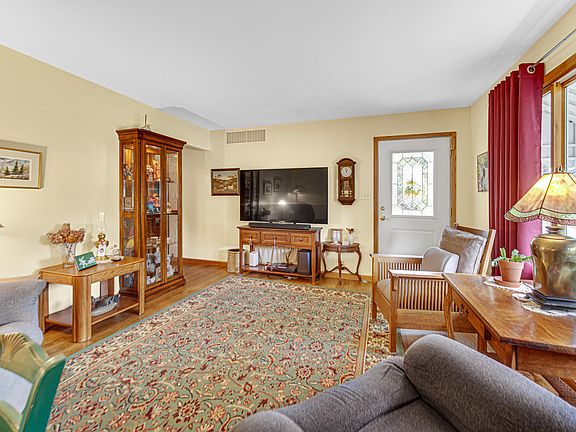 3rd image of 1001 W 39th Ave