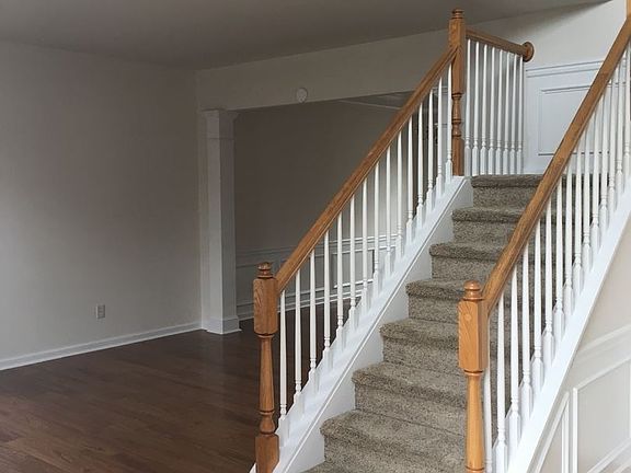 3rd image of 10312 Scotch Pine Cres