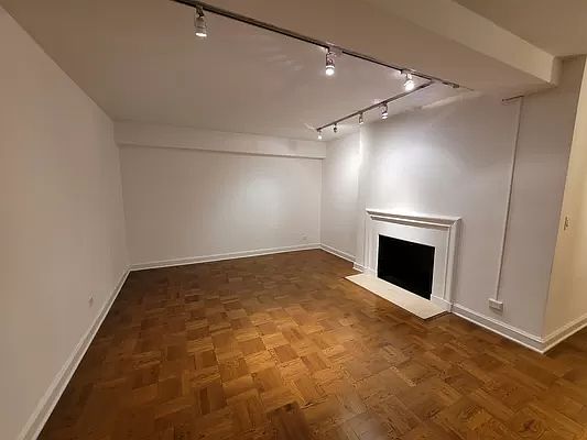 3rd image of 40 Central Park S #9E