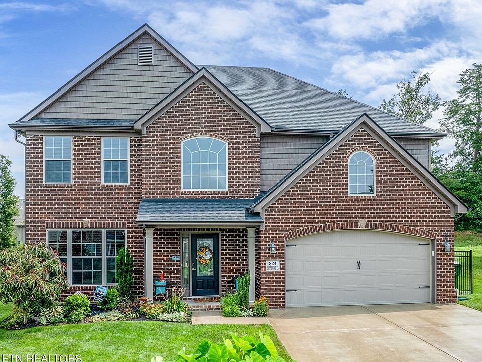 1st image of 824 Copperwood Ln