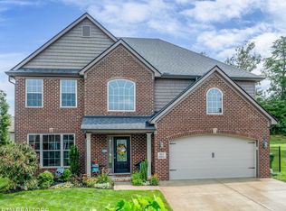 824 Copperwood Ln, Maryville, TN 37801