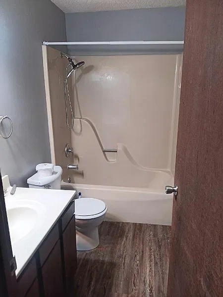 2 bed, $950 — Photo 3