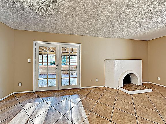 5th image of 942 N 86th Way