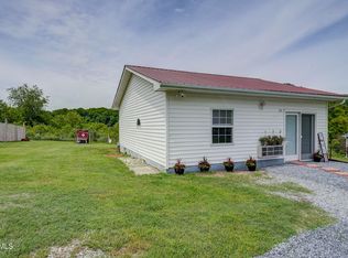 134 Creekside Dr, Elizabethton, TN 37643