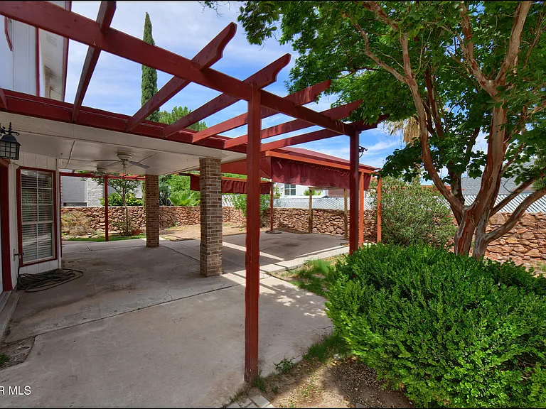 1909 Polly Harris Dr — Photo 40