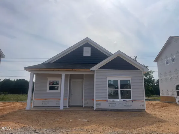 251 Courtside Dr, Dunn, NC 28334