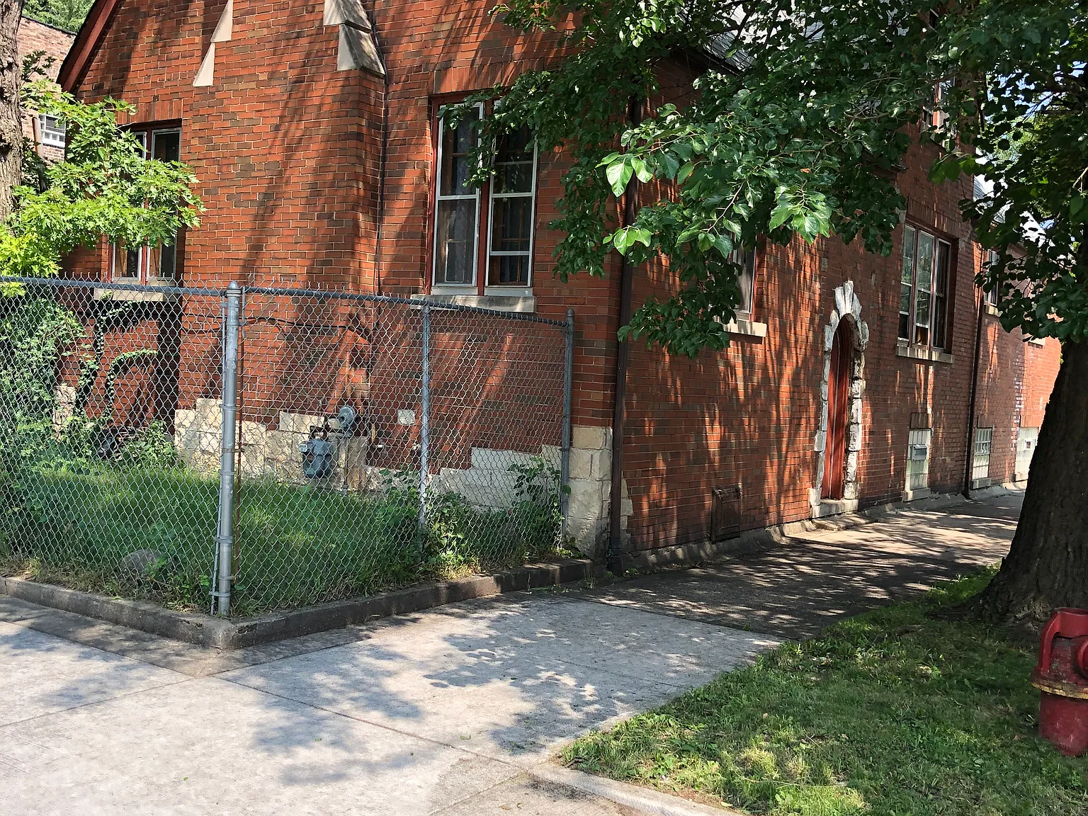 4 bed, 3062 sqft, $1,600 — Photo 4