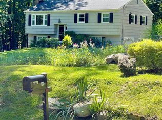 100 Flat Rock Dr, Ridgefield, CT 06877