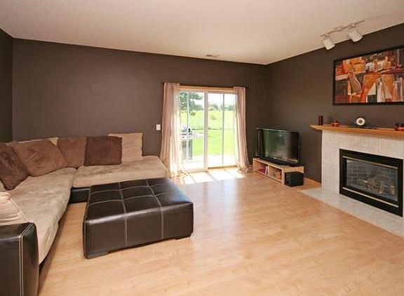 3rd image of 1555 Yorkshire Ln