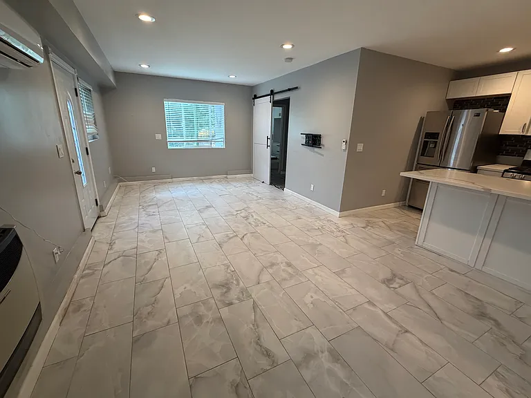 5524 Keokuk Ave — Photo 1