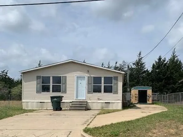 883 Ritchie St, Nacogdoches, TX 75964